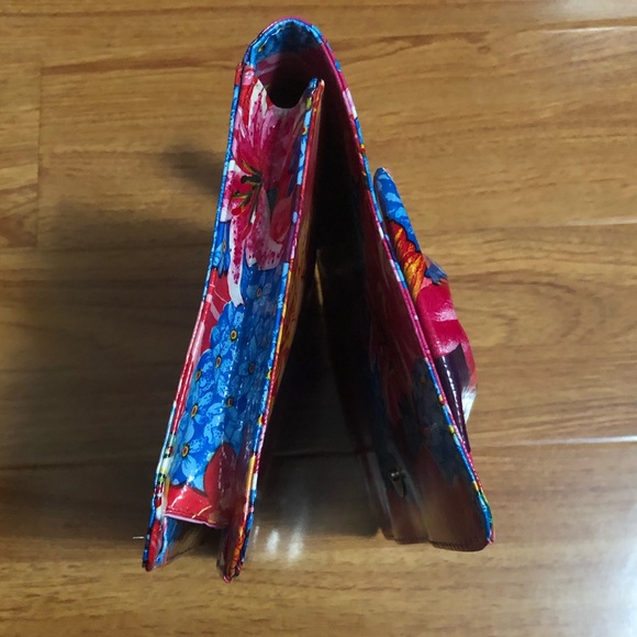 Mary Jane Bags Oilcloth Bag Clutch 3D Bow Detail Floral Fuchsia Wristlet - Picture 3 of 14